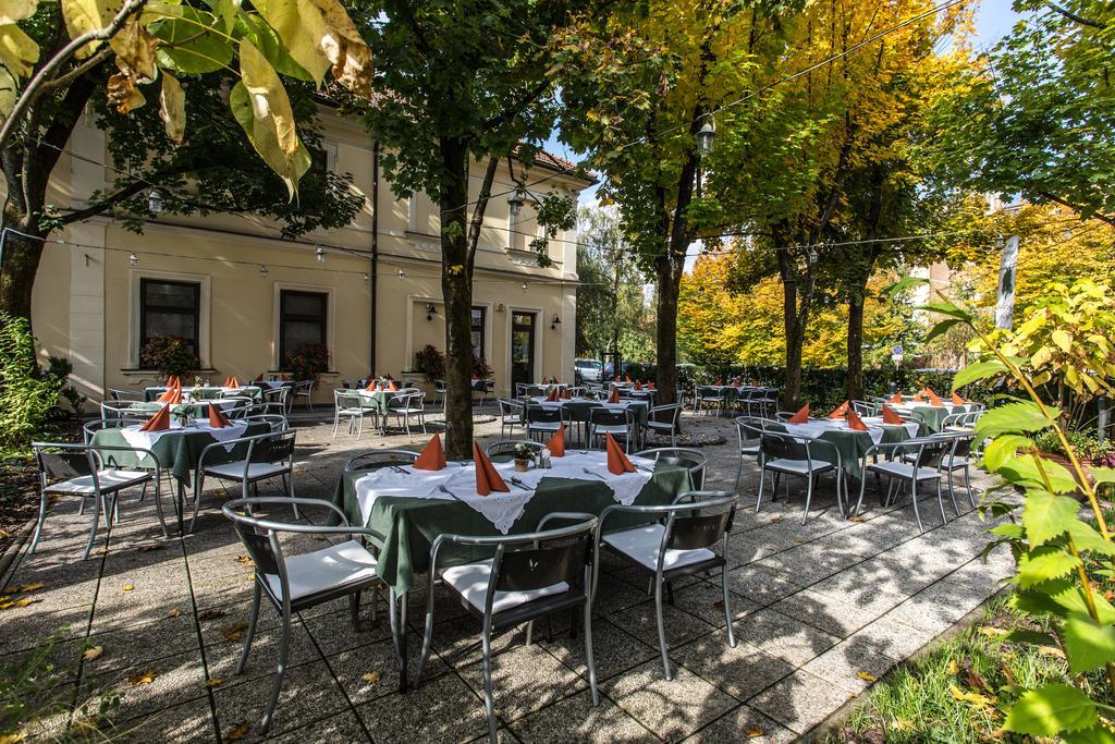 Hostel Vrba Ljubljana Exterior photo